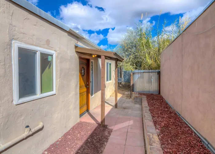 Modern And Quiet Living * Tucson