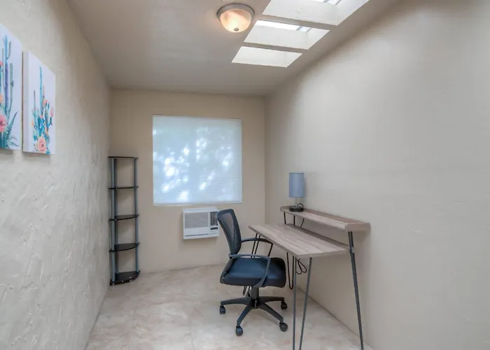 Modern And Quiet Living Tucson